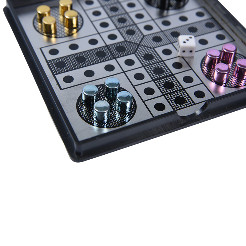 Магнитный металлический игровой набор Ludo в прозрачном акриловом футляре